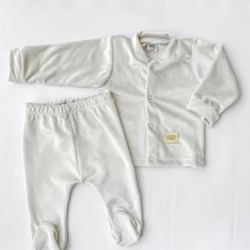 SET EN CAJA CON CAMPERA PLUSH YABY