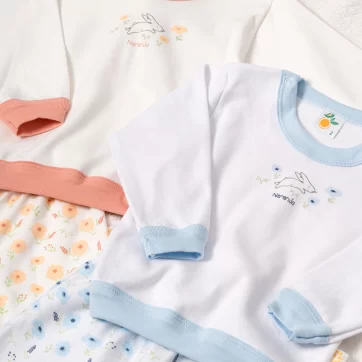 PIJAMA CON REMERA ELEFANTES NARANJO