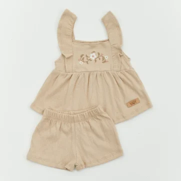 CONJUNTO MUSCULOSA Y SHORT ROMANTIC YABY